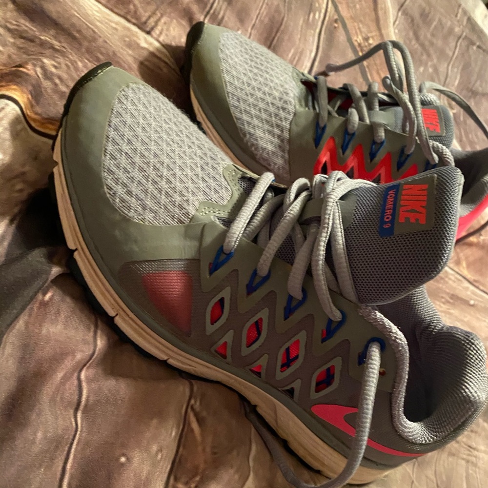 Nike running shoes women’s size 7.5